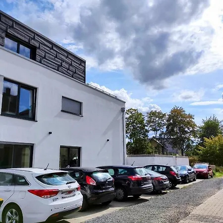 Ueber Den Daechern Von *